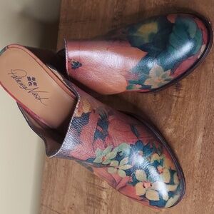Gorgeous Patricia Nash Heeled Nicia Mules - all leather - size 11 - EUC